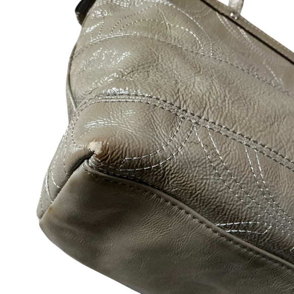 Vintage Coach stitch outline C signature olive grey patent leather tote - Picture 7 of 15